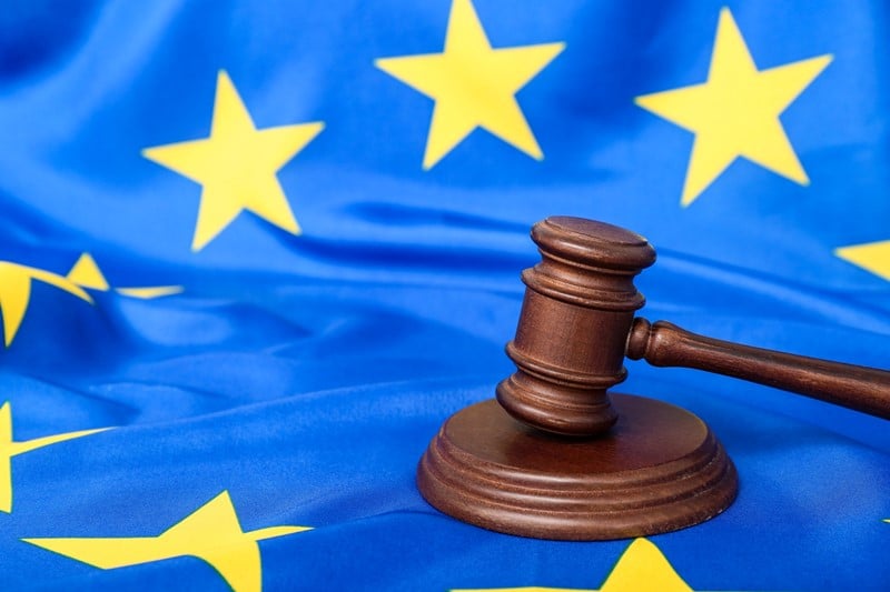 Hoge Raad stelt prejudiciële vragen aan Hof van Justitie EU over bestuurdersaansprakelijkheid Hoge Raad stelt prejudiciële vragen aan Hof van Justitie EU over bestuurdersaansprakelijkheid